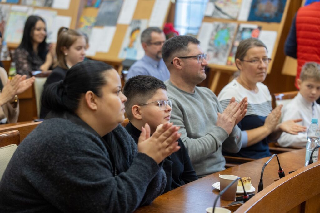 Wręczenie nagród w konkursie literacko-plastycznym o smogu, fot. Mikołaj Kuras dla UMWKP