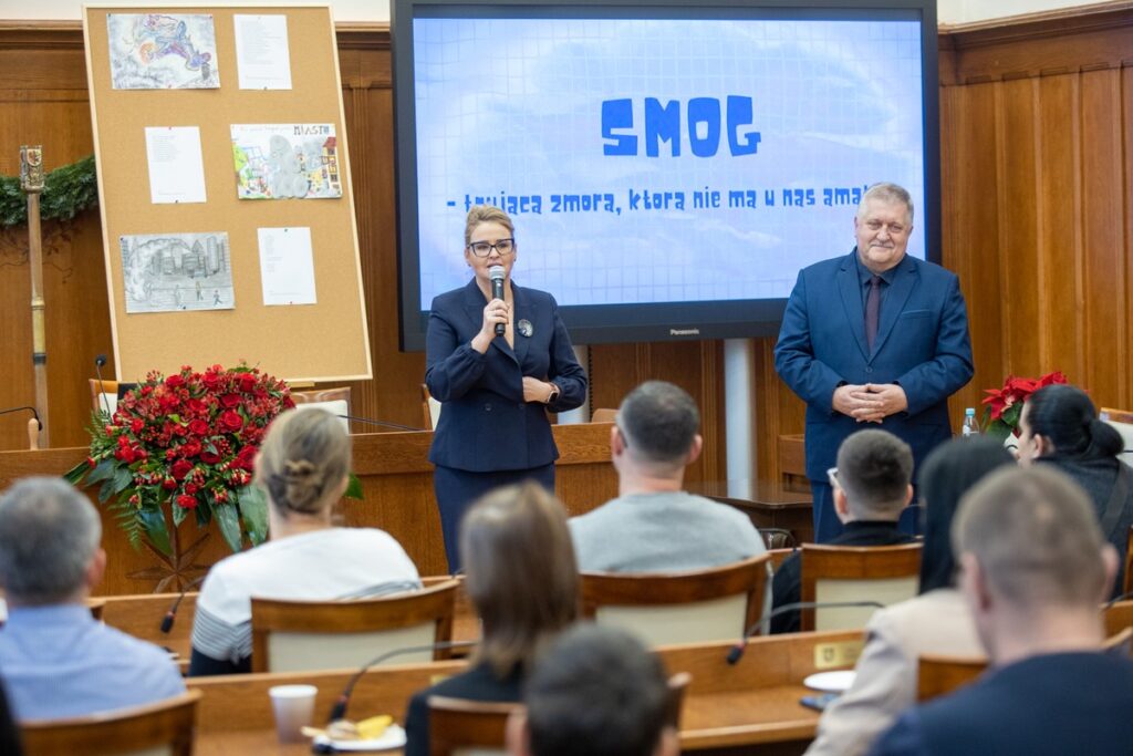 Wręczenie nagród w konkursie literacko-plastycznym o smogu, fot. Mikołaj Kuras dla UMWKP