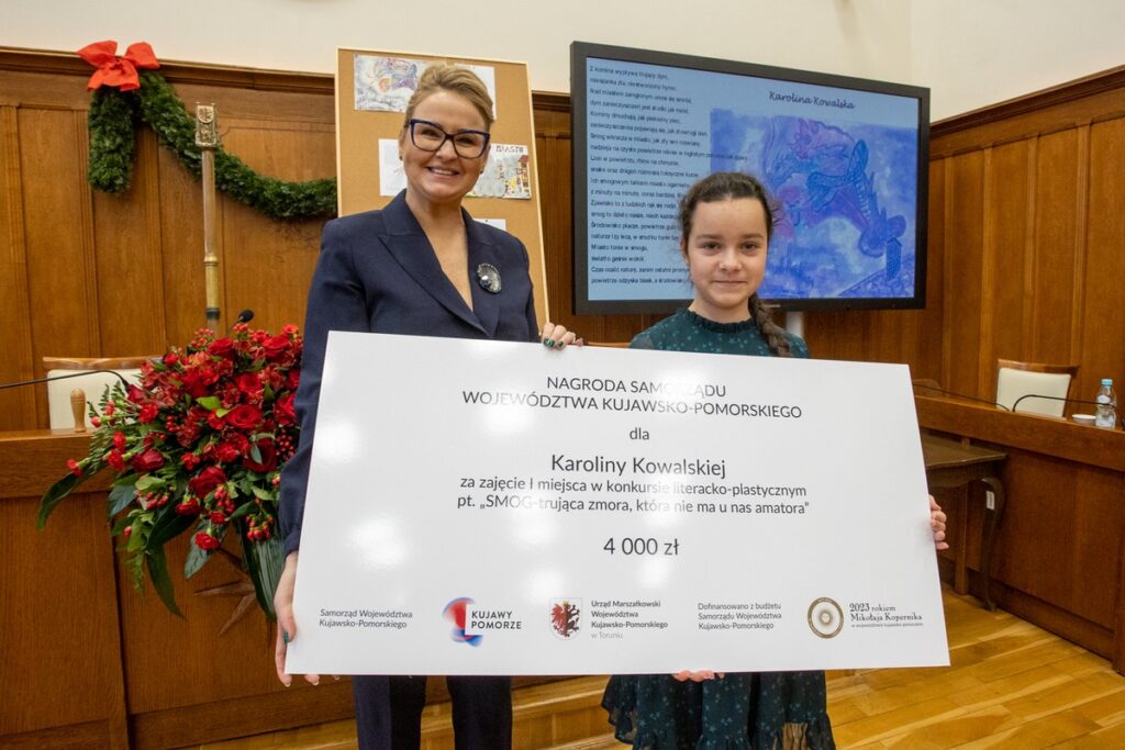 Wręczenie nagród w konkursie literacko-plastycznym o smogu, fot. Mikołaj Kuras dla UMWKP