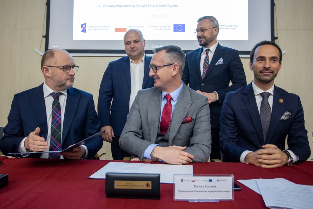 Podpisanie czterech ostatnich porozumień terytorialnych 2021-2027, fot. Mikołaj Kuras dla UMWKP