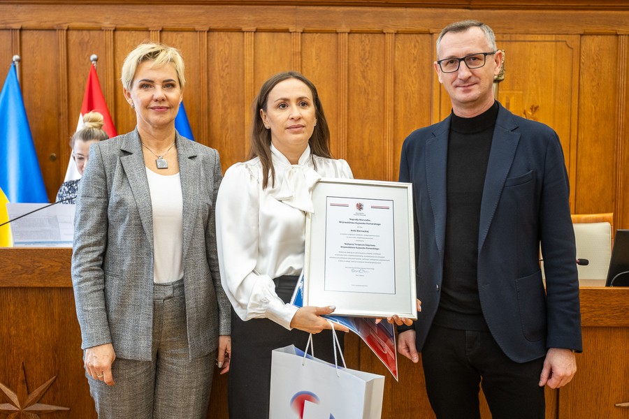 Wręczenie nagród w konkursie Najlepszy terapeuta zajęciowy, fot. Szymon Zdziebło/tarantoga.pl dla UMWKP