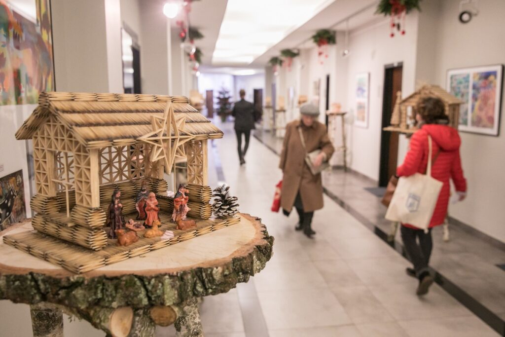 Wystawa szopek Przemysława Kozłowskiego w Urzędzie Marszałkowskim fot. Andrzej Goiński UMWKP