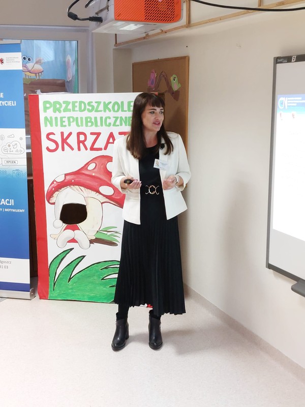 Wystąpienie nauczycielki doradczyni metodycznej Anny Miszewskiej na temat Rodzicielskie dylematy