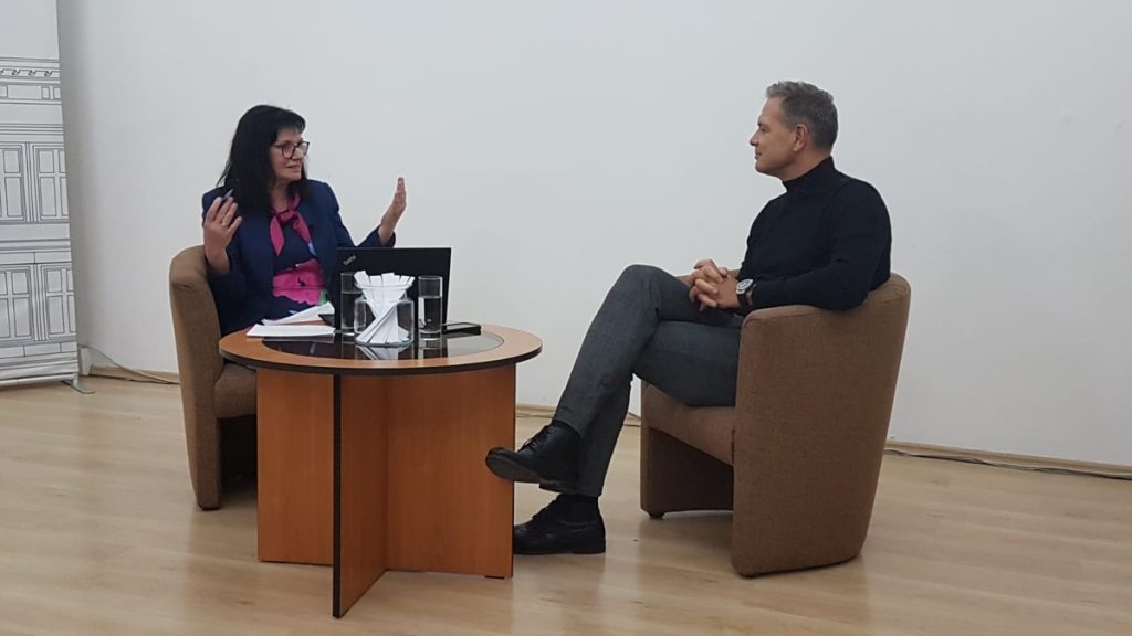 Rozmowa Grażyny Szczepańczyk z Sebastianem Chmarą, fot. J. Szczepańczyk