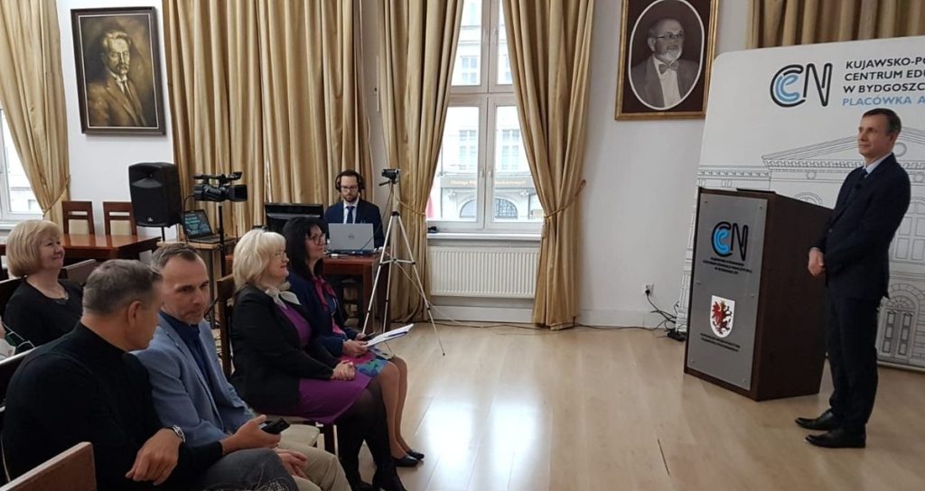 Dyrektor Robert Preus otwiera konferencję, fot. J. Szczepańczyk