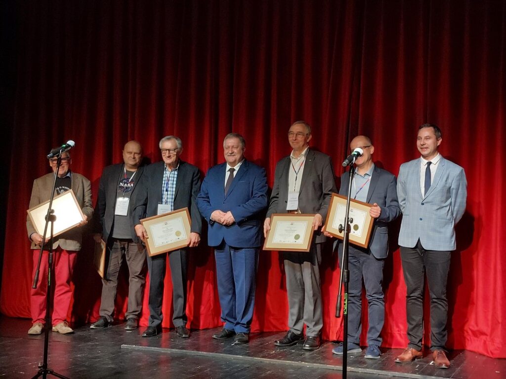 Przedstawiciele Rady Programowej Astrobaz uhonorowani za dotychczasową działalność