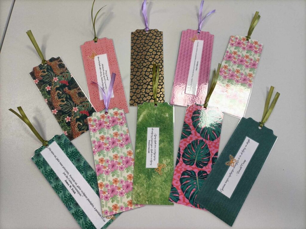 zakładki jako upomonki dla darczyńców - zdj. M. Modrzyńska