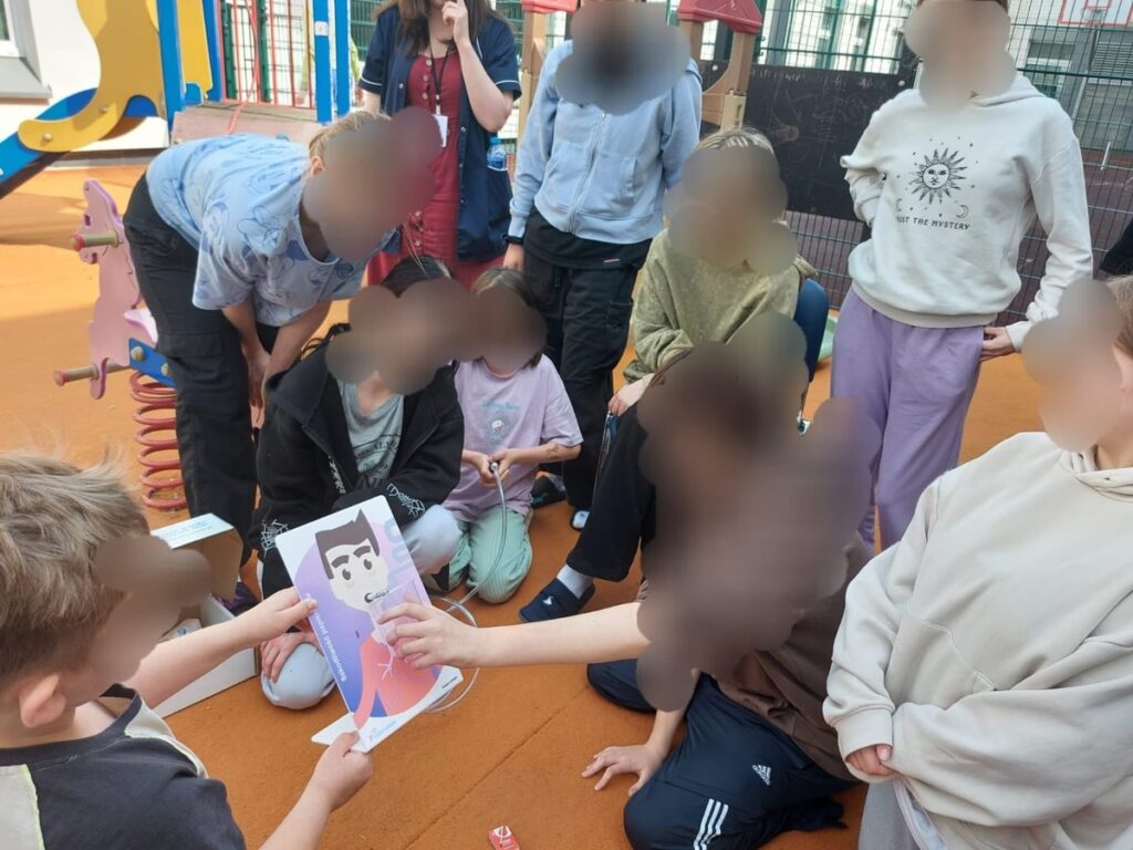 Analiza substancji zawartych w dymie papierosowym - zdj. Anna Osowsks