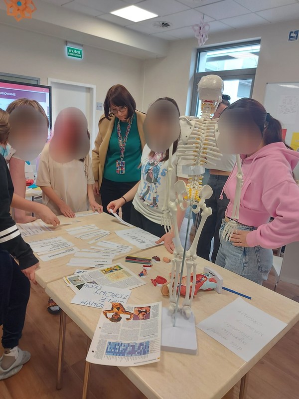 Układanka dydaktyczna dotycząca wpływu aktywności fizycznej na organizm - zdj.Anna Osowska