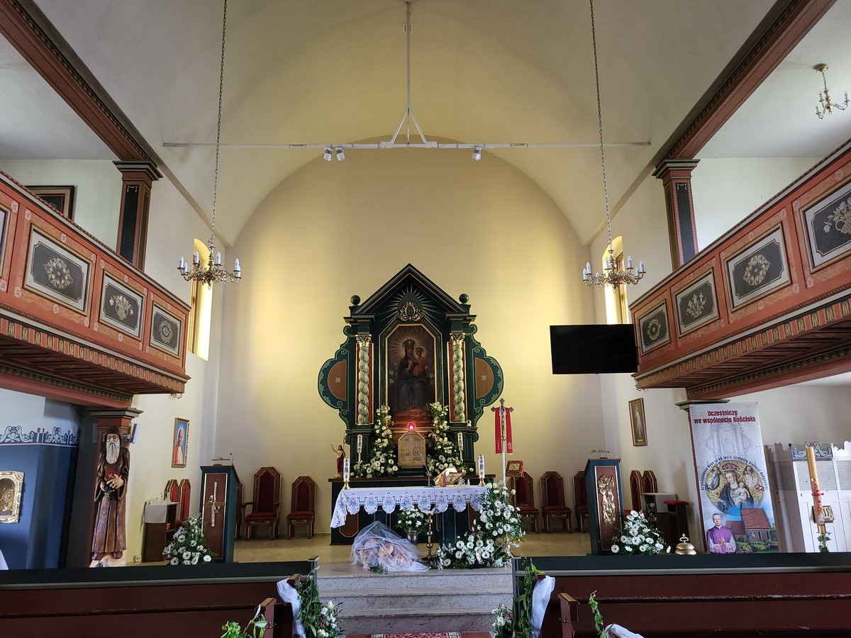 Kościół p.w. Matki Bożej Królowej Polski we Włókach - zdj. ks. prob. Bartosz Wojtaszek