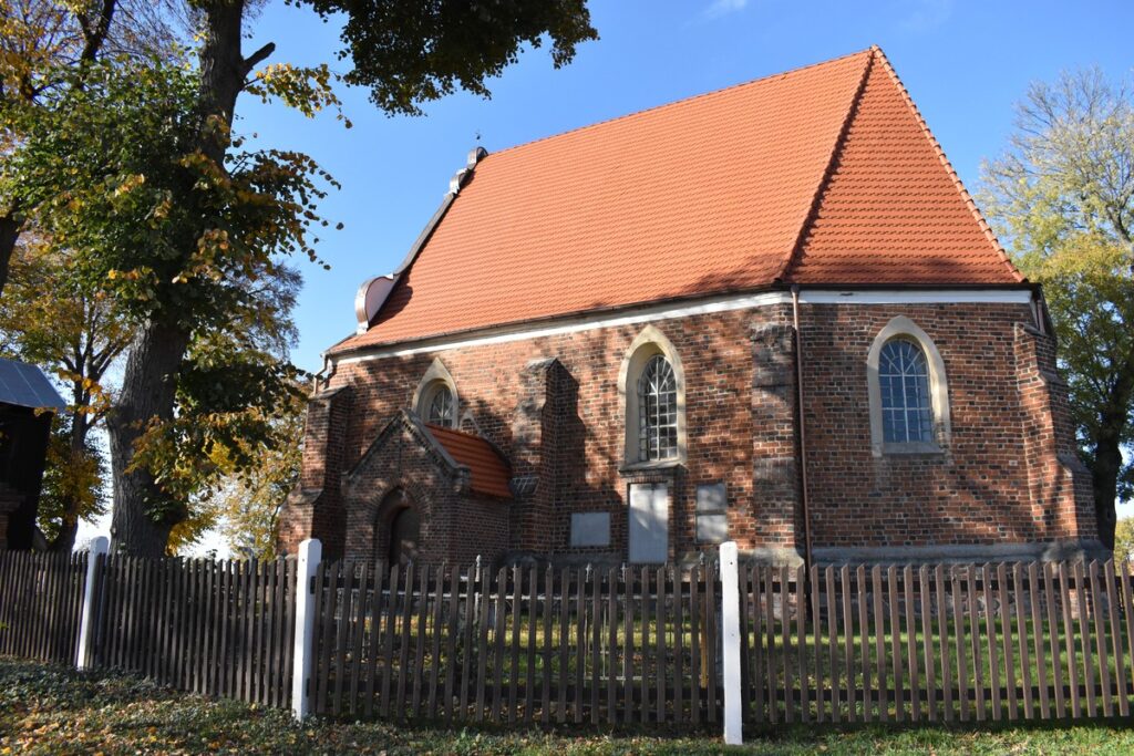 Kościół p.w. Narodzenia NMP w Żernikach - zdj. ks. prob. Rafał Chmielewicz