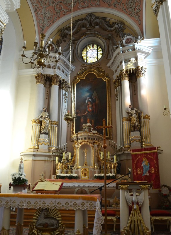 Ołtarz główny z kościoła p.w. św. Floriana w Żninie, stan z 2023 r. - zdj. własne Parafii