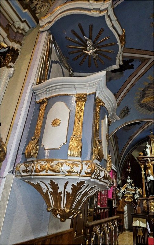 Ambona z kościoła p.w. Nawiedzenia NMP w Oborach - zdjęcie własne Parafii