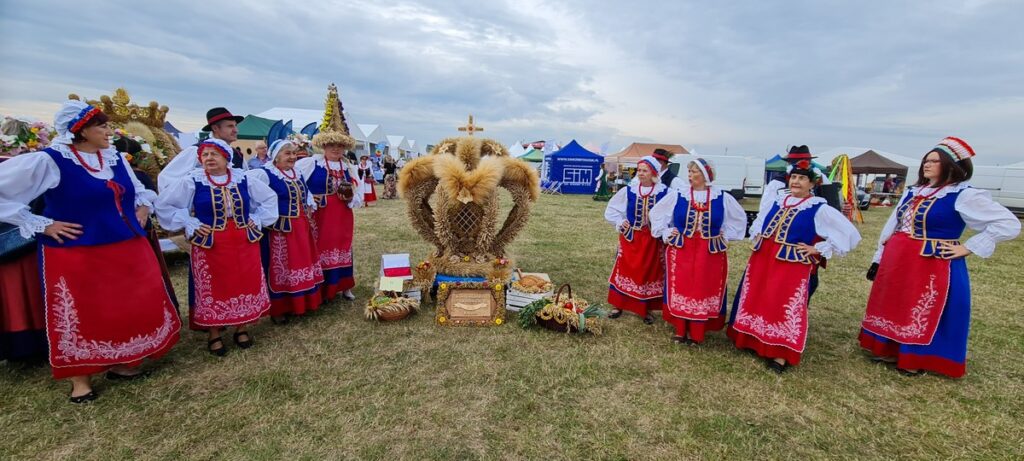 Wieniec tradycyjny Miejsce II Sołectwo Kłopot, Gmina Inowrocław, Powiat Inowrocławski Iwona Górska
