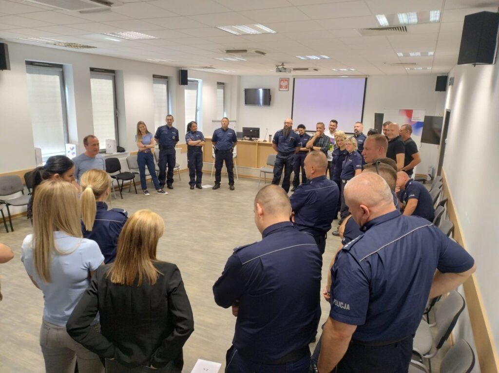 Podnoszenie kwalifikacji służb mundurowych w walce z HIV - druga edycja szkolenia