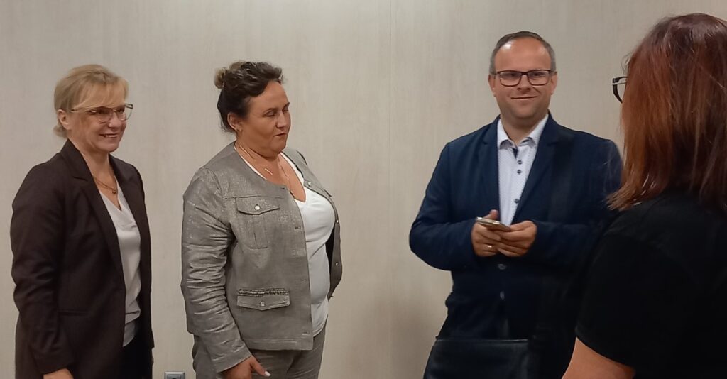 Od lewej p. Ktarzyna Florek, p. Ewa Jędzura, p. Patryk Korpal, p. Marzena Strahl podczas posiedzenia ZdsOZ, fot. Beata Wiśniewska