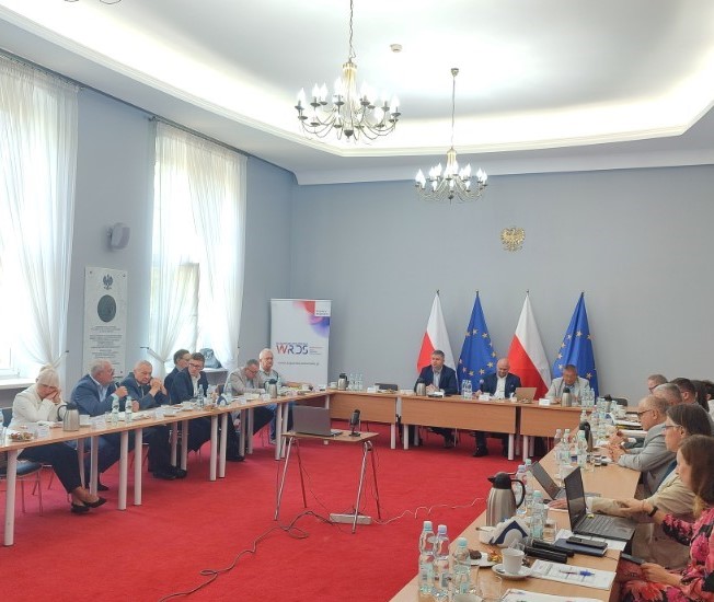 uczestnicy posiedzenia Zespołu ds. polityki gospodarczej, rynku pracy i strategii rozwoju województwa w dniu 18.09.2024 r.