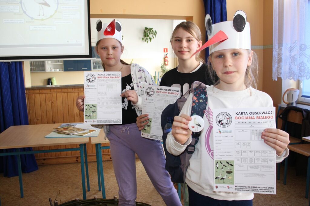Chętni uczniowie do spisu bociana białego, fot. D. Borzyszkowska