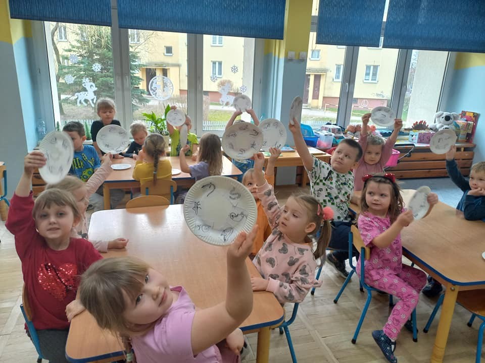 Zajęcia plastyczne dla najmłodszych (fot. GLPK)