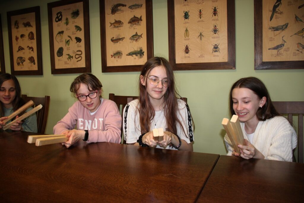 odtwarzamy klekot jako rytuał przed godami, D. Borzyszkowska