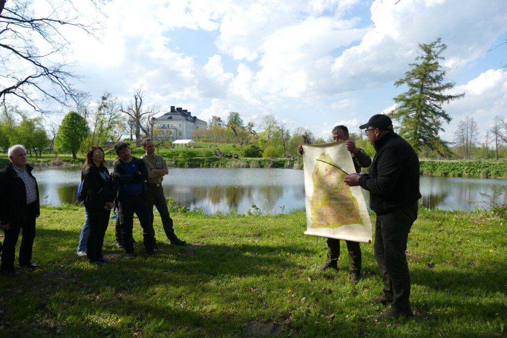 Prelekcja dr. Mirosława Rurka z Wydziału Nauk Geograficznych Uniwersytetu Kazimierza Wielkiego w Bydgoszczy- krajeńska eskapada fot. KŁ Krajeński Park Krajobrazowy