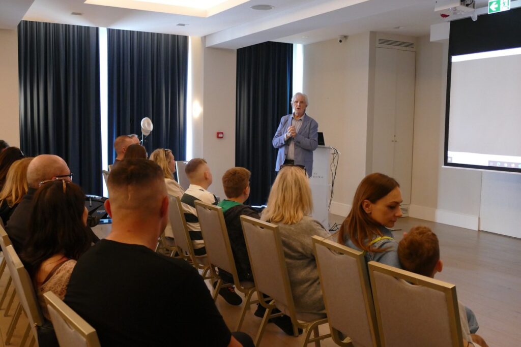 Wykład Pana Piotra Komierowskiego dotyczący historii Komierowa- krajeńska eskapada fot. KŁ Krajeński Park Krajobrazowy