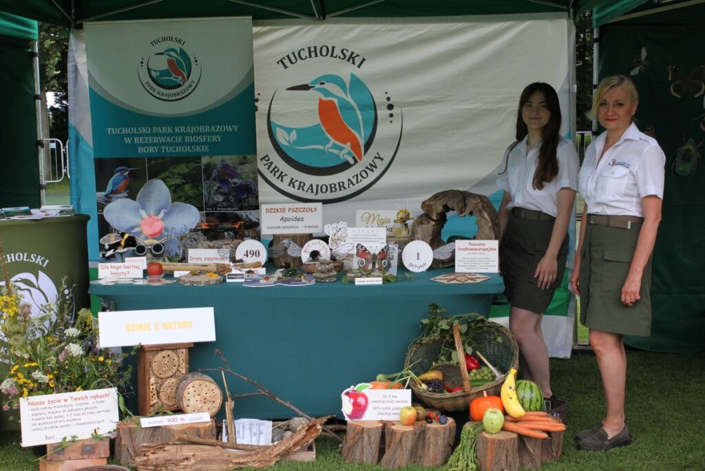 stoisko i pracownicy TPK, fot. R .BorzyszkowskI
