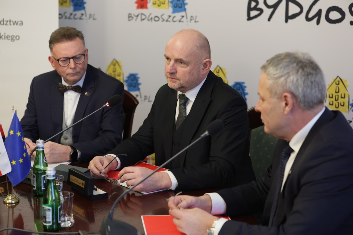 Ceremonia podpisania umowy, fot. Tomasz Czachorowski/eventphoto.com.pl dla UMWKP