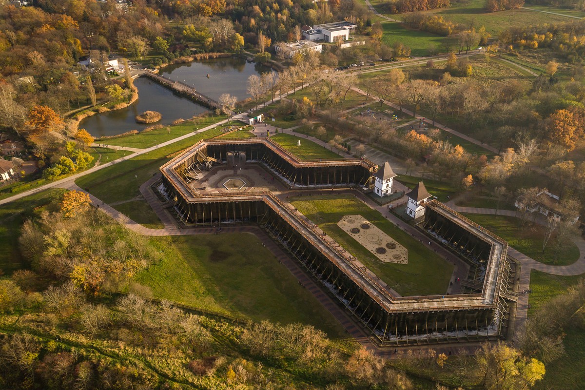 Tężnie w Inowrocławiu fot. Szymon Zdziebło/tarantoga.pl dla UMWKP