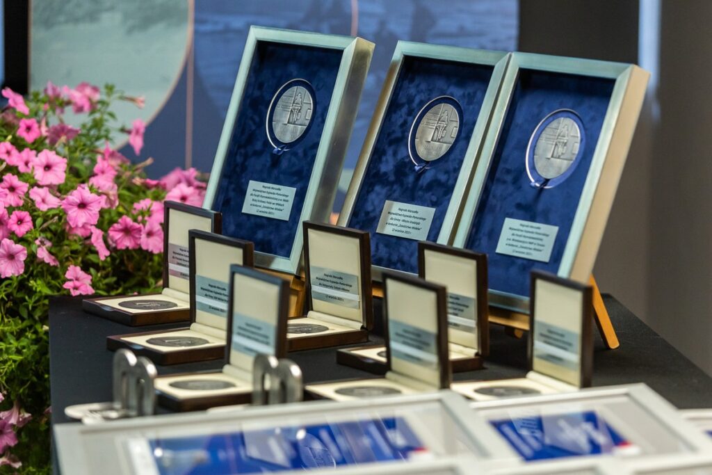 Medale Hereditas Saeculorum fot. Szymon Zdziebło/tarantoga.pl dla UMWKP