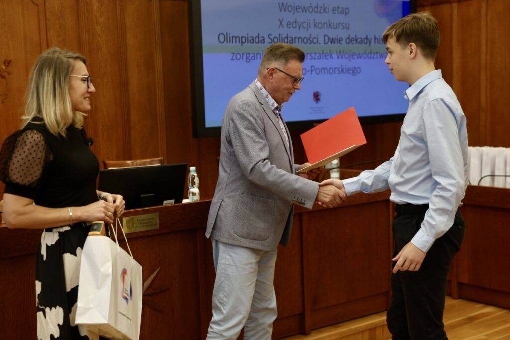 Etap wojewódzki X edycji konkursu ,,Olimpiada Solidarności. Dwie dekady historii”. Fot. Andrzej Goiński/UMWKP