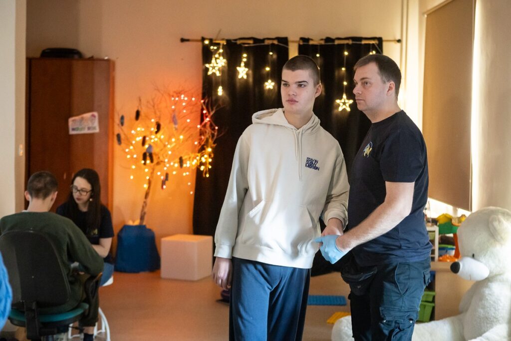 Wizyta w domu pomocy dla niepełnosprawnych z Ukrainy, fot. Szymon Zdziebło/tarantoga.pl dla UMWKP