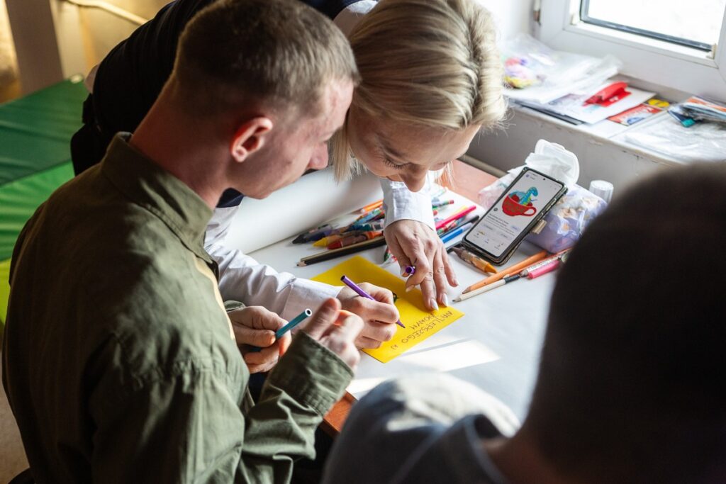 Wizyta w domu pomocy dla niepełnosprawnych z Ukrainy, fot. Szymon Zdziebło/tarantoga.pl dla UMWKP