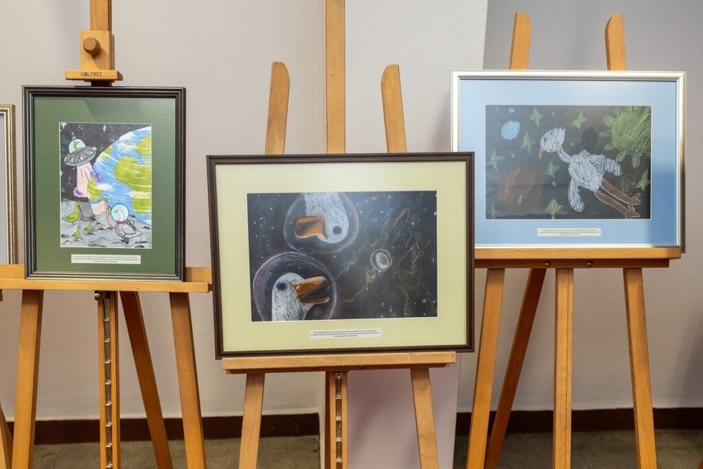 Prace laureatów konkursu gęsinowego, które trafiły na licytacje WOŚP