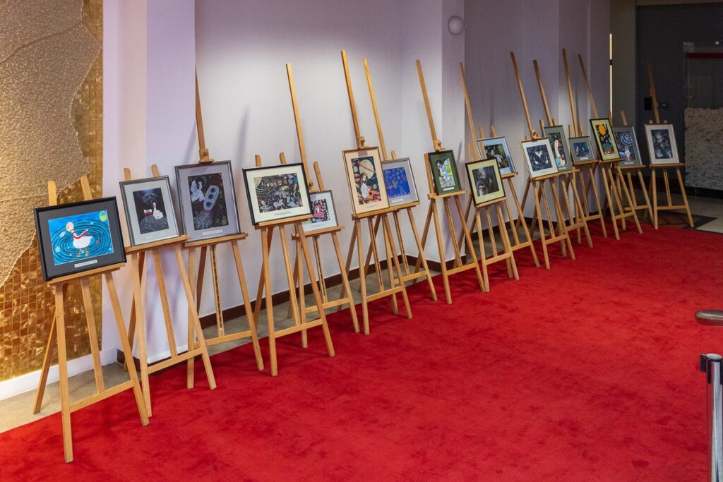 Prace laureatów konkursu gęsinowego, które trafiły na licytacje WOŚP