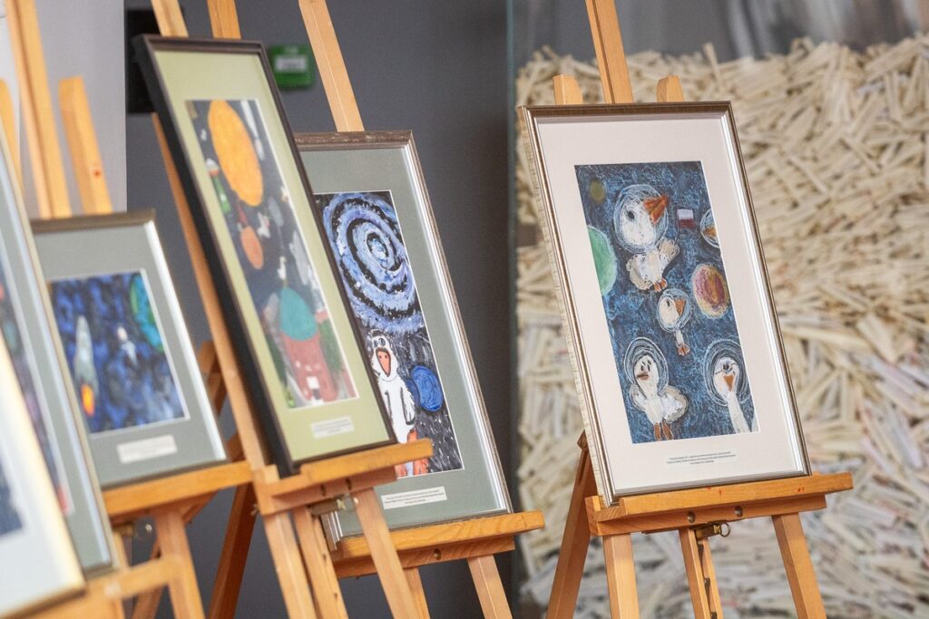 Prace laureatów konkursu gęsinowego, które trafiły na licytacje WOŚP