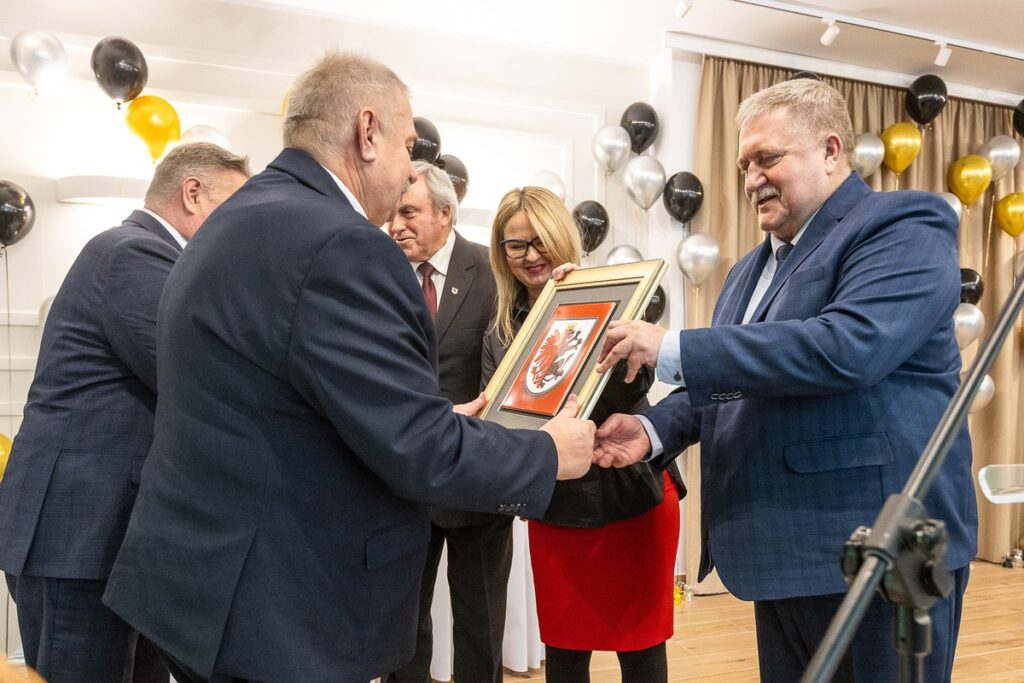 Otwarcie Wielopokoleniowego Centrum Aktywności Rodzinnej w Baruchowie, fot. Szymon Zdziebło/tarantoga.pl dla UMWKP