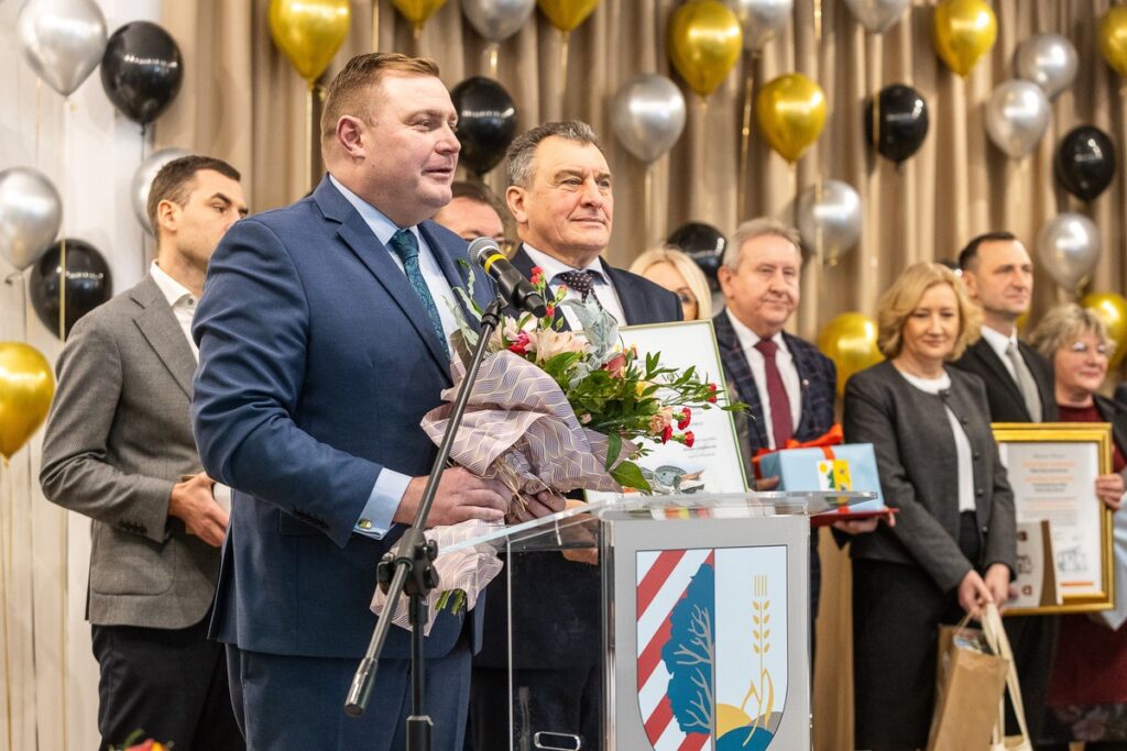 Otwarcie Wielopokoleniowego Centrum Aktywności Rodzinnej w Baruchowie, fot. Szymon Zdziebło/tarantoga.pl dla UMWKP