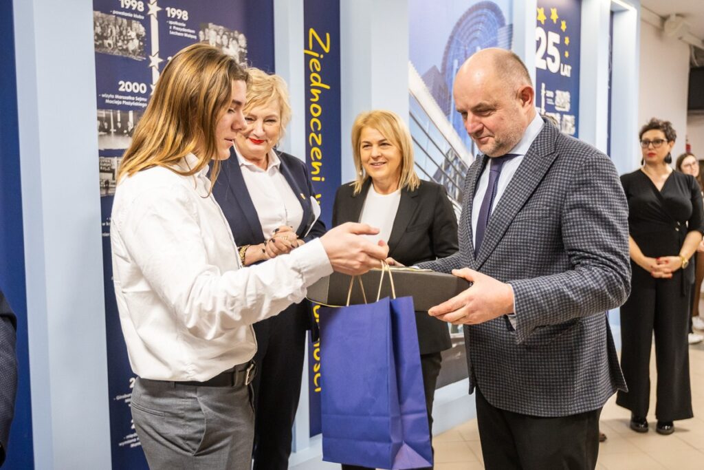 Spotkanie marszałka z członkami Klubu Europejskiego „Konopa”, fot. Szymon Zdziebło/tarantoga.pl dla UMWKP