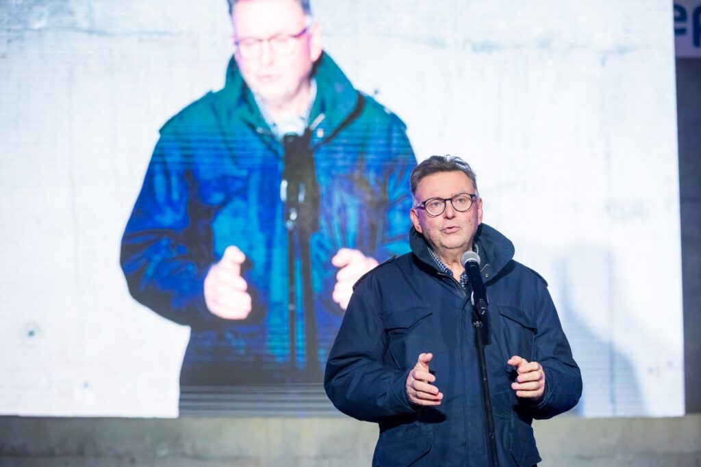 Zawieszenie wiechy na budowie Akademii Muzycznej, fot. Tomasz Czachorowski