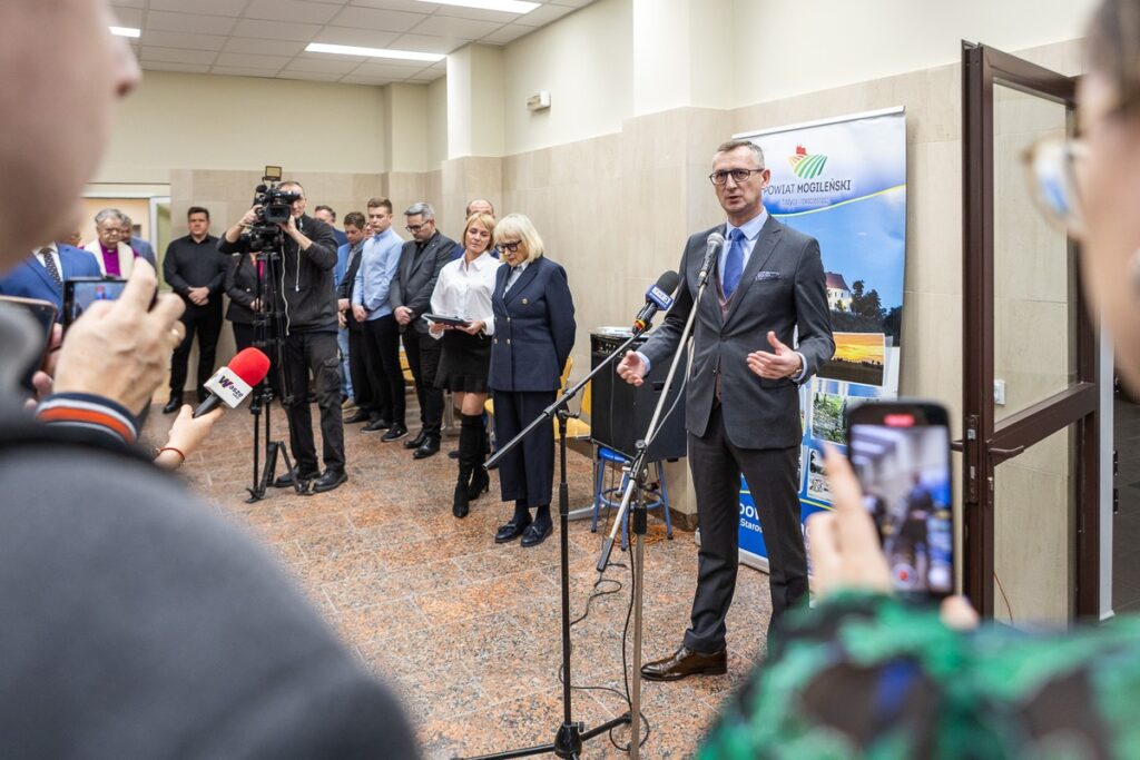 Otwarcie Zakładu Opiekuńczo-Leczniczego w Strzelnie fot. Szymon Zdzieblo/tarantoga.pl dla UMWKP