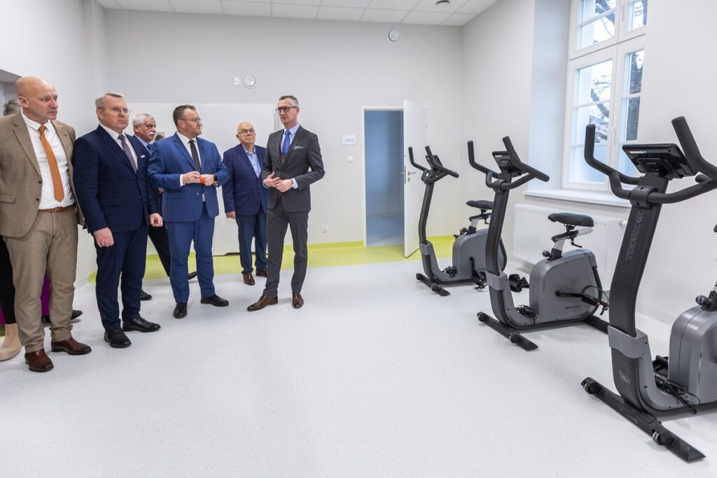 Otwarcie Zakładu Opiekuńczo-Leczniczego w Strzelnie fot. Szymon Zdzieblo/tarantoga.pl dla UMWKP
