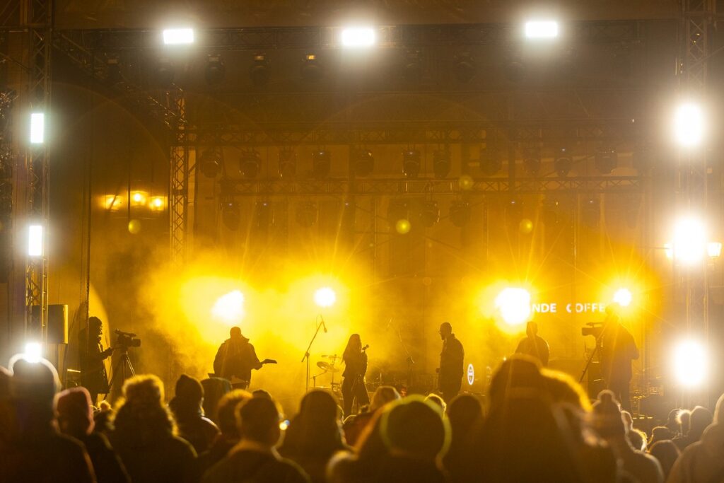 Finał WOŚP w Toruniu, fot. Szymon Zdzieblo/tarantoga.pl dla UMWKP