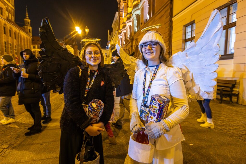 Finał WOŚP w Toruniu, fot. Szymon Zdzieblo/tarantoga.pl dla UMWKP
