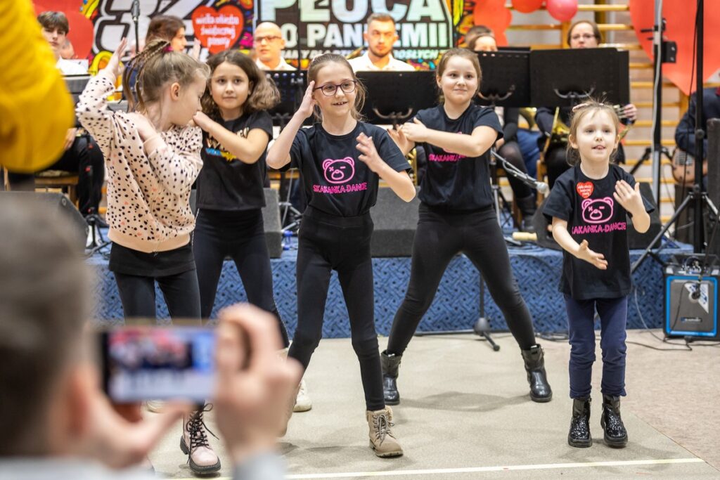 Finał WOŚP w Unisławiu, Fot. Szymon Zdzieblo/tarantoga.pl dla UMWKP