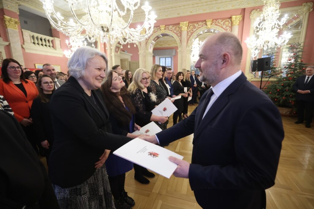 Awanse urzędników, fot. Mikołaj Kuras dla UMWKP