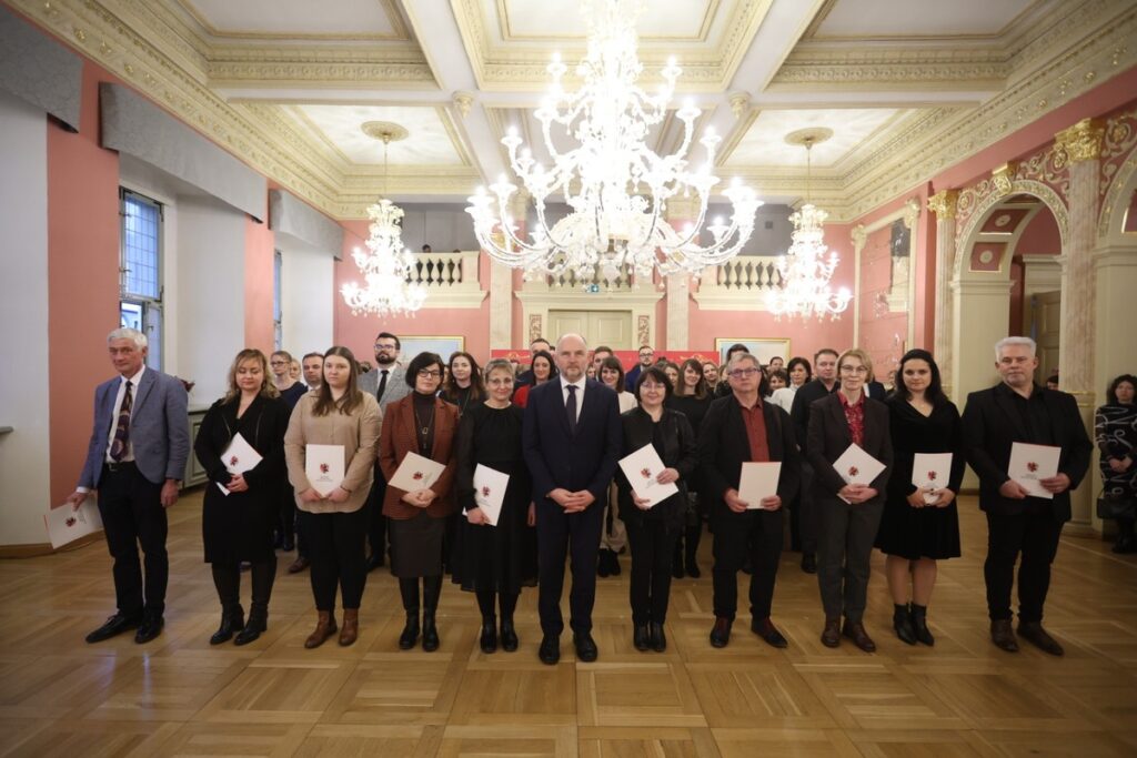 Awanse urzędników, fot. Mikołaj Kuras dla UMWKP