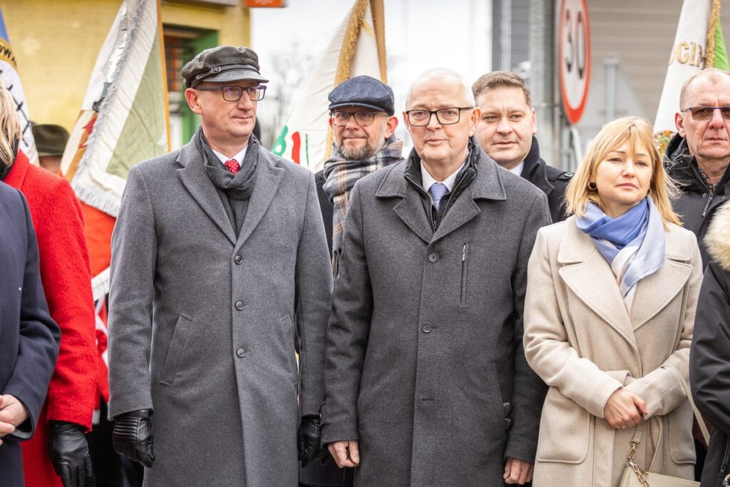 Odsłonięcie pomnika Piotra Bartoszcze fot. fot. Szymon Zdziebło/tarantoga.pl dla UMWKP