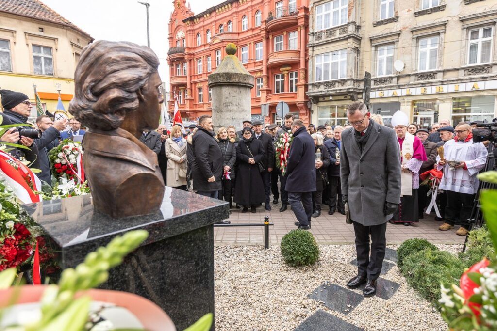 Odsłonięcie pomnika Piotra Bartoszcze fot. fot. Szymon Zdziebło/tarantoga.pl dla UMWKP