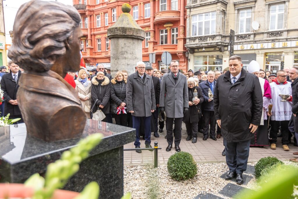 Odsłonięcie pomnika Piotra Bartoszcze fot. fot. Szymon Zdziebło/tarantoga.pl dla UMWKP